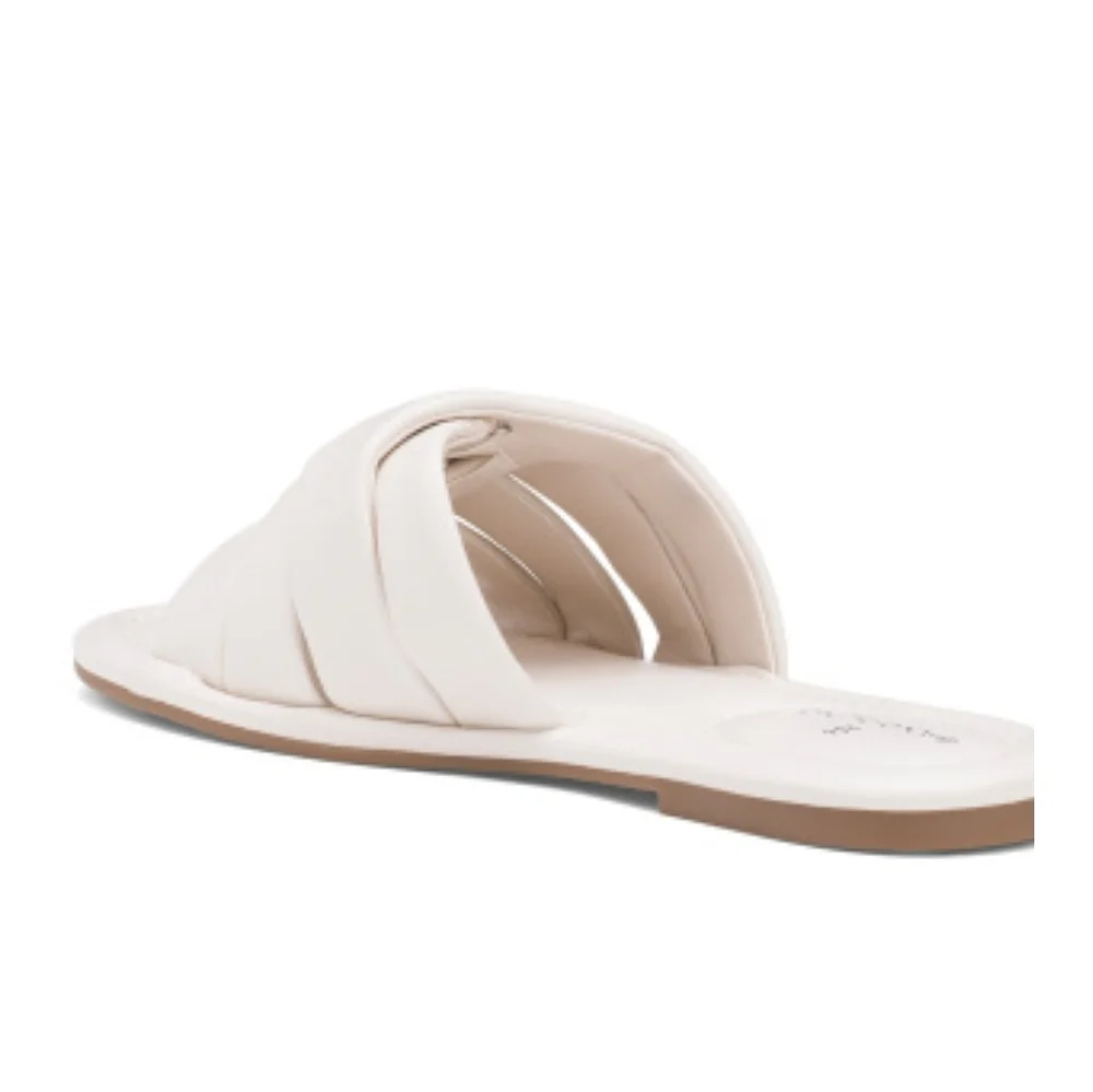 Bandolino NWT Vistan Ivory Flat Sandal Slip On